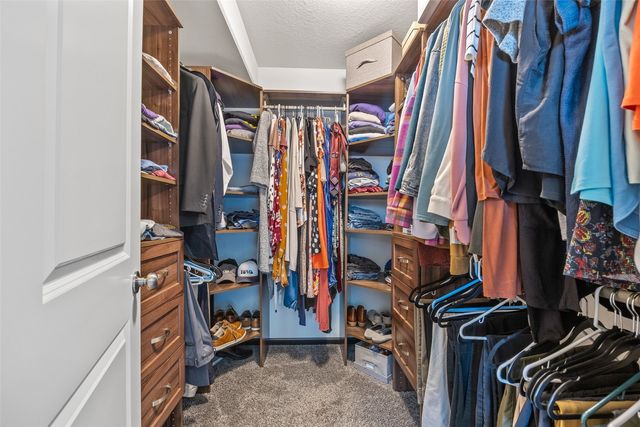 2107 Holly Meadow Avenue SW, Cedar Rapids, IA 52404