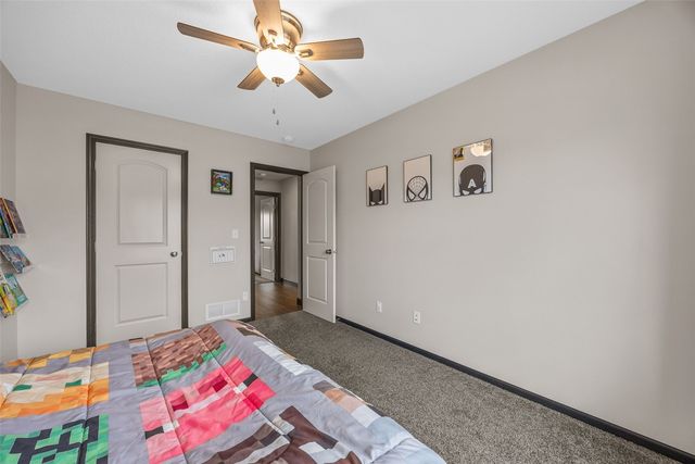 2107 Holly Meadow Avenue SW, Cedar Rapids, IA 52404