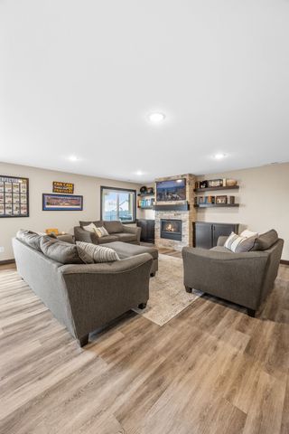 2107 Holly Meadow Avenue SW, Cedar Rapids, IA 52404