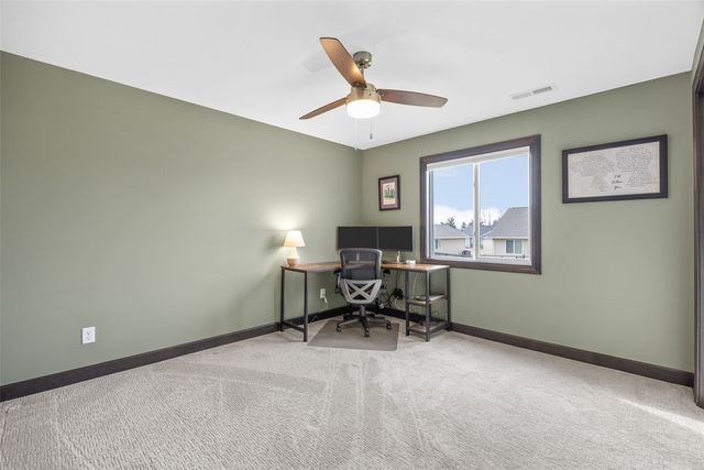 2107 Holly Meadow Avenue SW, Cedar Rapids, IA 52404