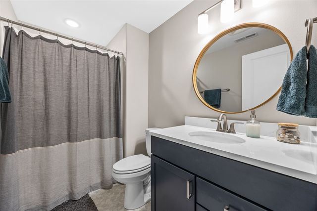 2107 Holly Meadow Avenue SW, Cedar Rapids, IA 52404