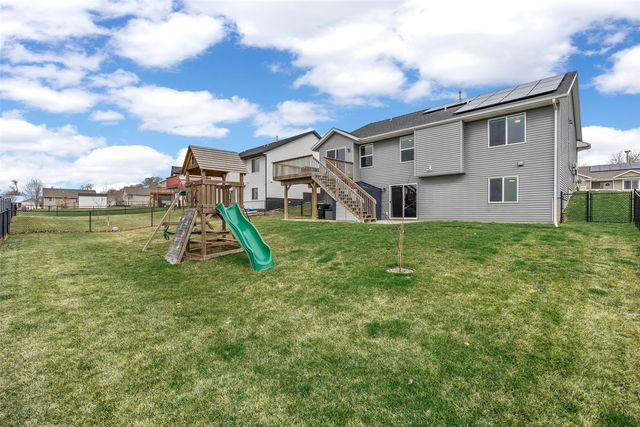 2107 Holly Meadow Avenue SW, Cedar Rapids, IA 52404