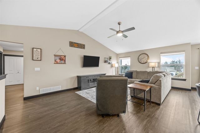 2107 Holly Meadow Avenue SW, Cedar Rapids, IA 52404