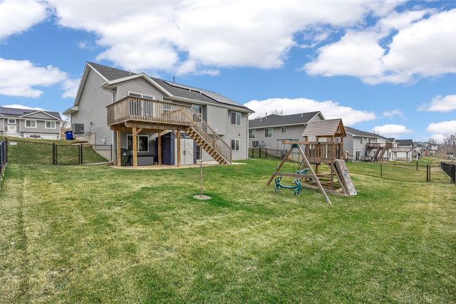 2107 Holly Meadow Avenue SW, Cedar Rapids, IA 52404