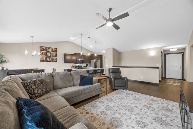 2107 Holly Meadow Avenue SW, Cedar Rapids, IA 52404