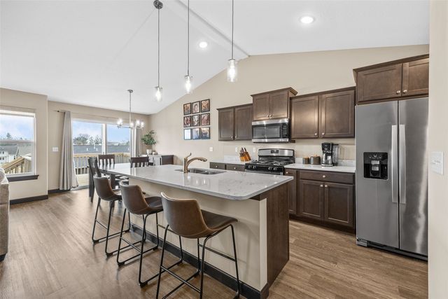 2107 Holly Meadow Avenue SW, Cedar Rapids, IA 52404