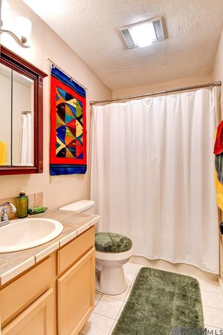 210 Meadowbend Dr, Baton Rouge, LA 70820