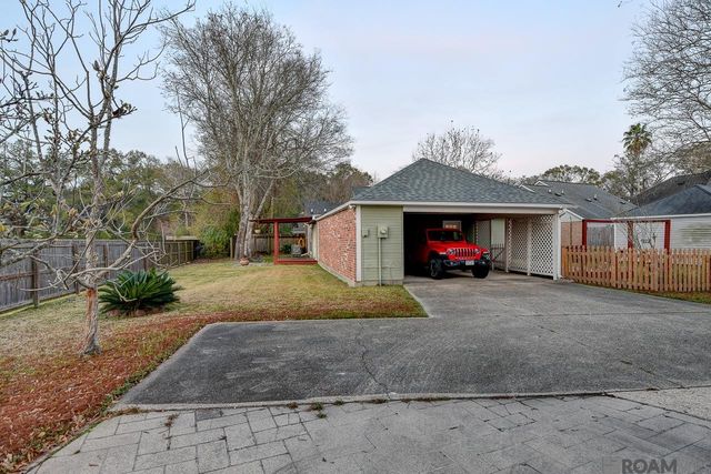 210 Meadowbend Dr, Baton Rouge, LA 70820