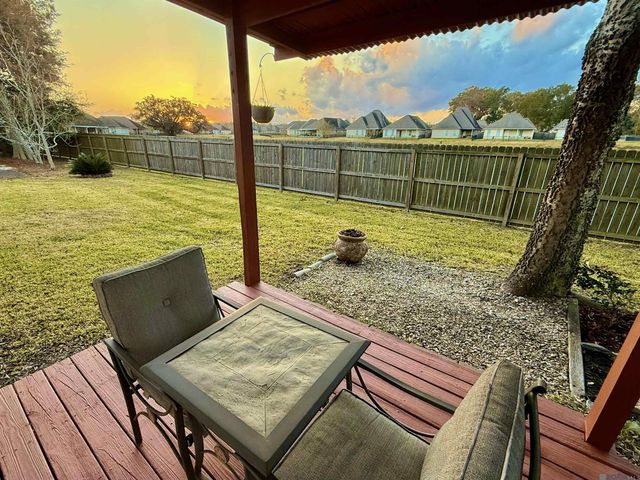 210 Meadowbend Dr, Baton Rouge, LA 70820