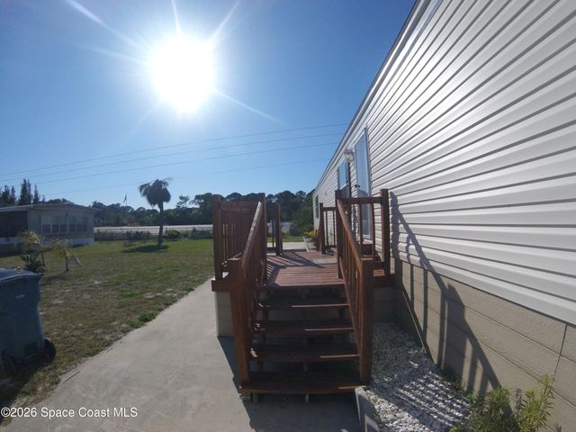 2501 Amberly Road NE, Palm Bay, FL 32905