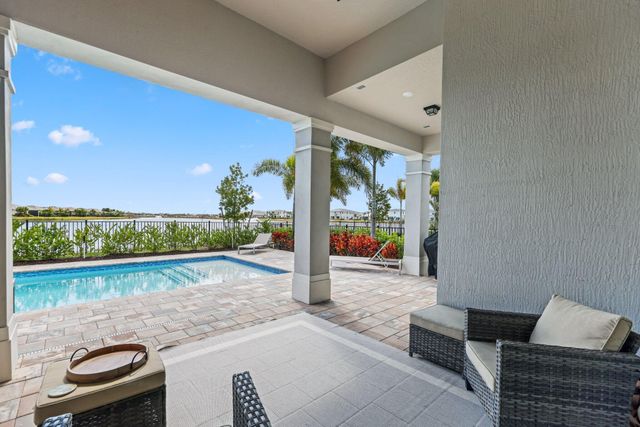 10466 Northbrook Circle, West Palm Beach, FL 33412