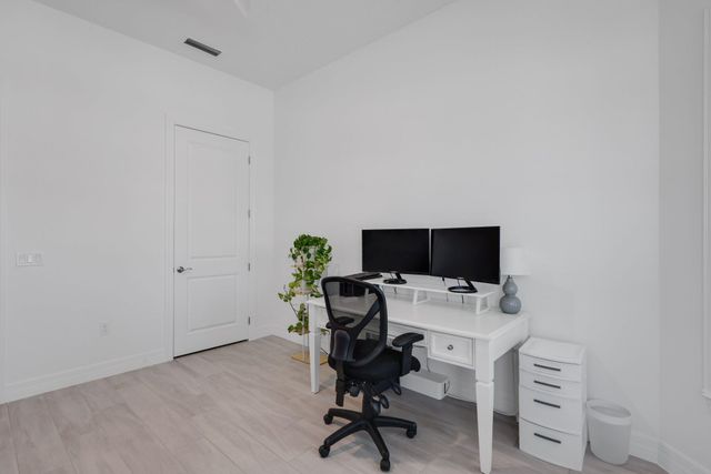 10466 Northbrook Circle, West Palm Beach, FL 33412