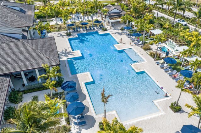 10466 Northbrook Circle, West Palm Beach, FL 33412