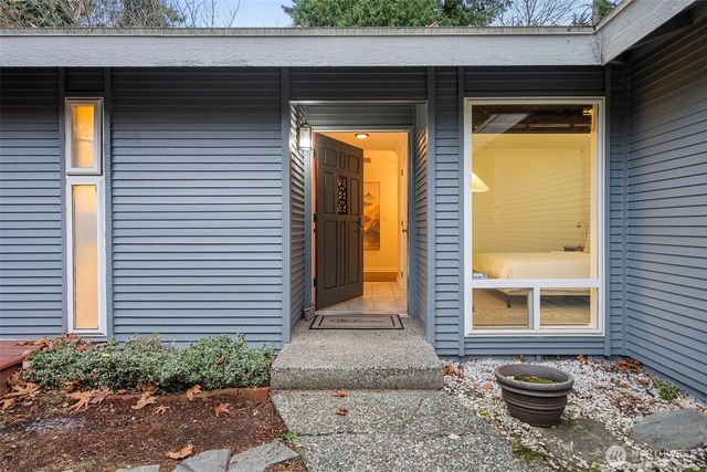 9024 171st Avenue NE, Redmond, WA 98052