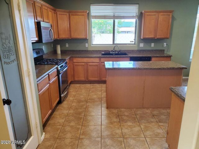 12127 N 141ST Drive, Surprise, AZ 85379