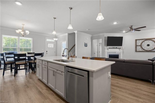 2250 Captiva LN, Chesapeake, VA 23321