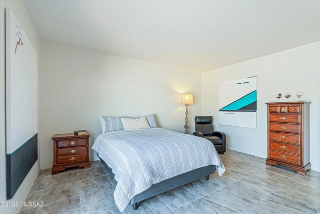 219 E Calle Zafiro, Tucson, AZ 85704