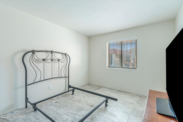219 E Calle Zafiro, Tucson, AZ 85704