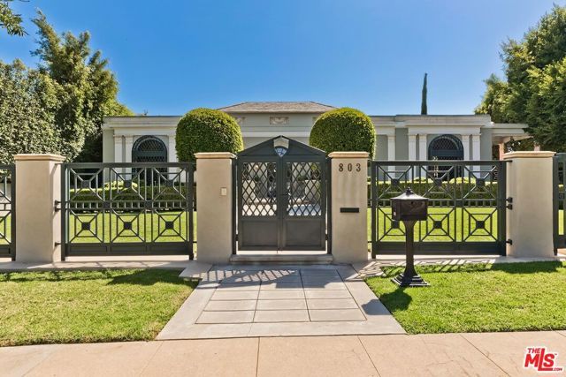 803 N Rexford Drive, Beverly Hills, CA 90210