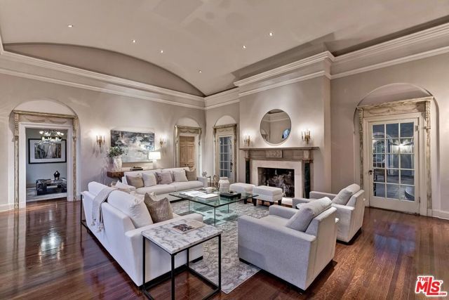 803 N Rexford Drive, Beverly Hills, CA 90210