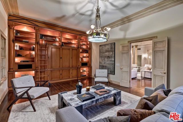 803 N Rexford Drive, Beverly Hills, CA 90210
