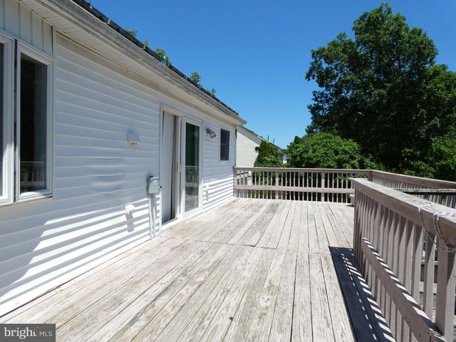 93 OUTBOARD AVE, Manahawkin, NJ 08050