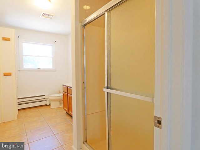 93 OUTBOARD AVE, Manahawkin, NJ 08050