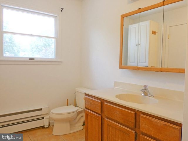 93 OUTBOARD AVE, Manahawkin, NJ 08050