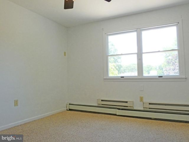 93 OUTBOARD AVE, Manahawkin, NJ 08050