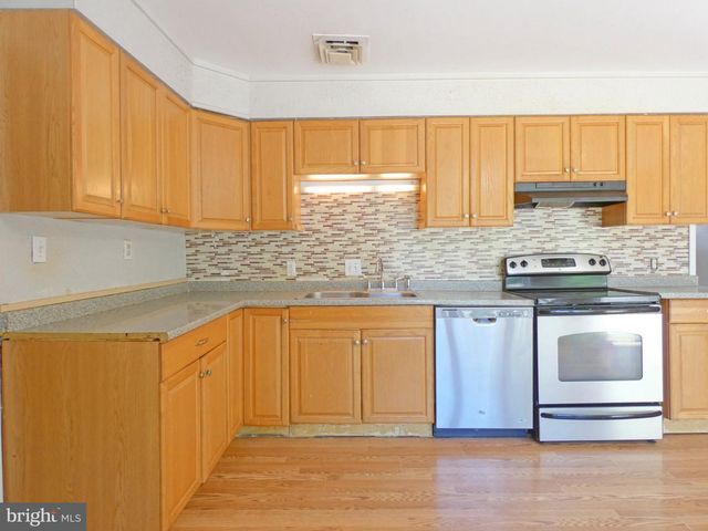 93 OUTBOARD AVE, Manahawkin, NJ 08050