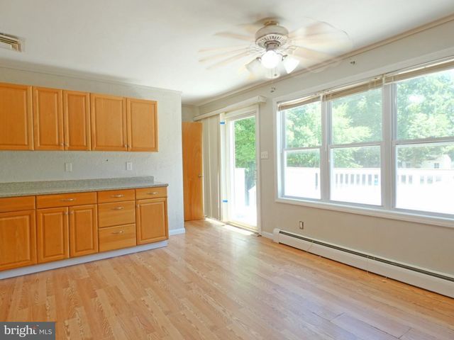 93 OUTBOARD AVE, Manahawkin, NJ 08050