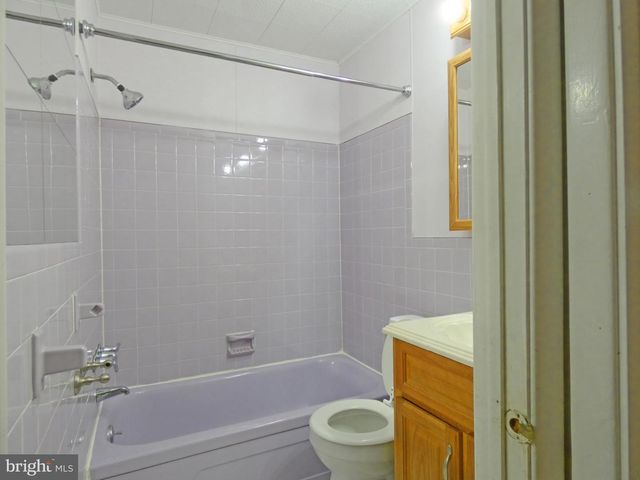 93 OUTBOARD AVE, Manahawkin, NJ 08050