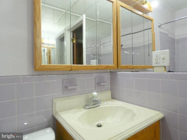 93 OUTBOARD AVE, Manahawkin, NJ 08050