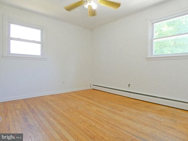 93 OUTBOARD AVE, Manahawkin, NJ 08050