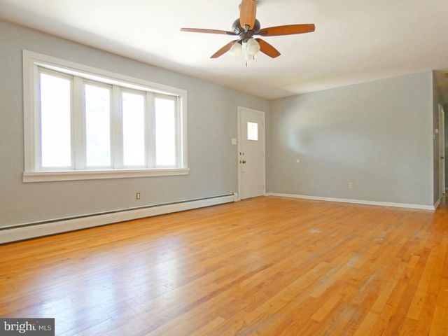 93 OUTBOARD AVE, Manahawkin, NJ 08050