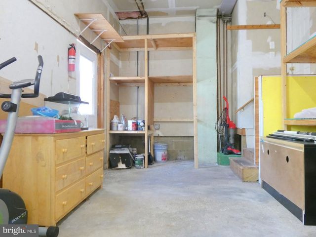 93 OUTBOARD AVE, Manahawkin, NJ 08050