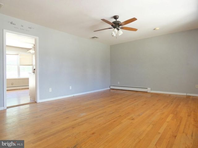93 OUTBOARD AVE, Manahawkin, NJ 08050