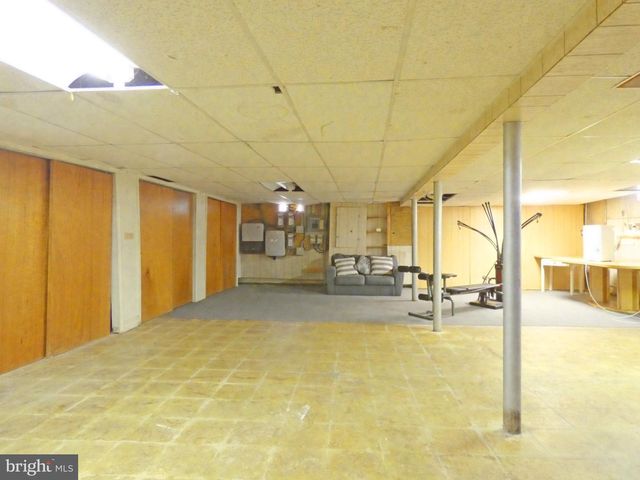 93 OUTBOARD AVE, Manahawkin, NJ 08050
