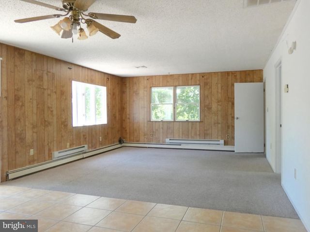 93 OUTBOARD AVE, Manahawkin, NJ 08050