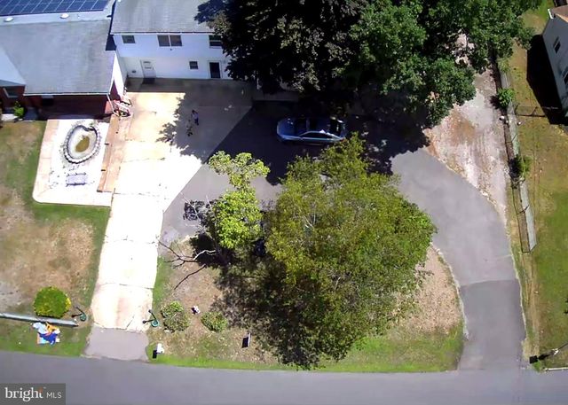 93 OUTBOARD AVE, Manahawkin, NJ 08050