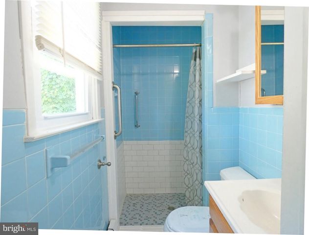 93 OUTBOARD AVE, Manahawkin, NJ 08050