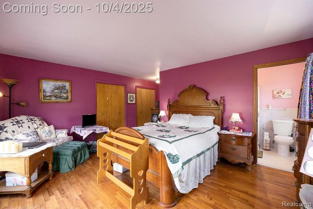 5528 E Holly Road, Holly, MI 48442