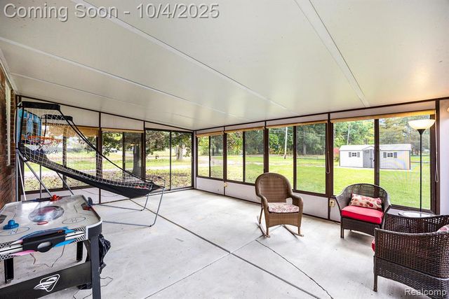 5528 E Holly Road, Holly, MI 48442