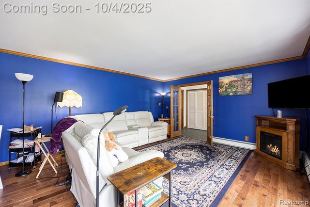 5528 E Holly Road, Holly, MI 48442