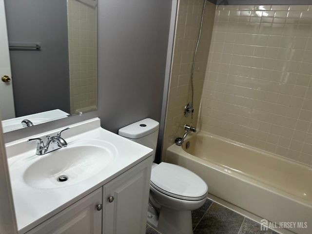 304 Wimbeldon Court, North Brunswick, NJ 08902