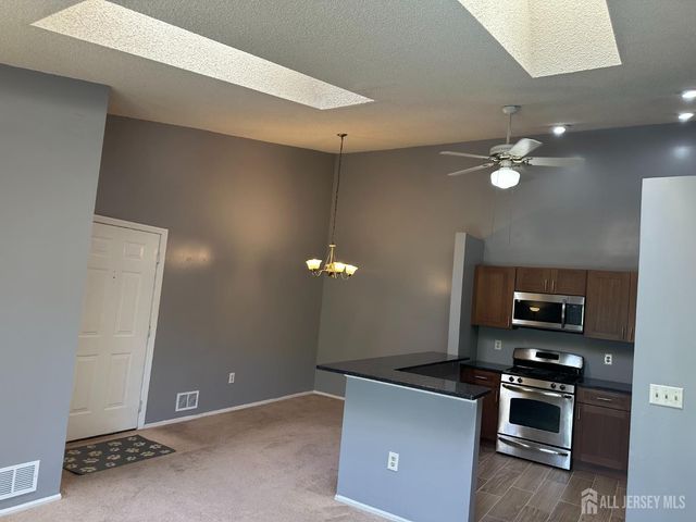304 Wimbeldon Court, North Brunswick, NJ 08902