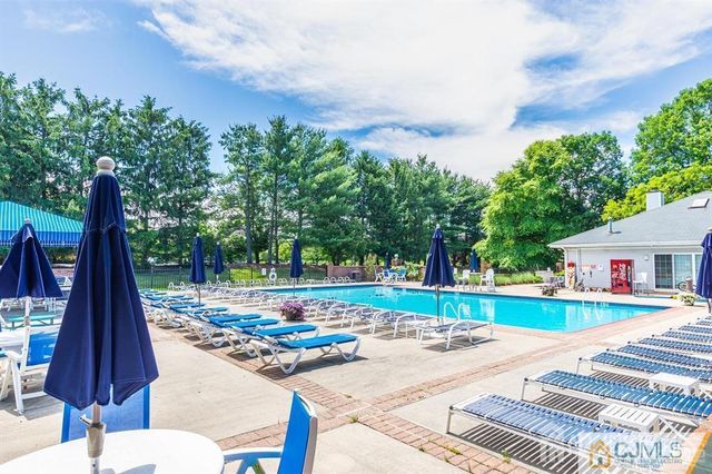 304 Wimbeldon Court, North Brunswick, NJ 08902