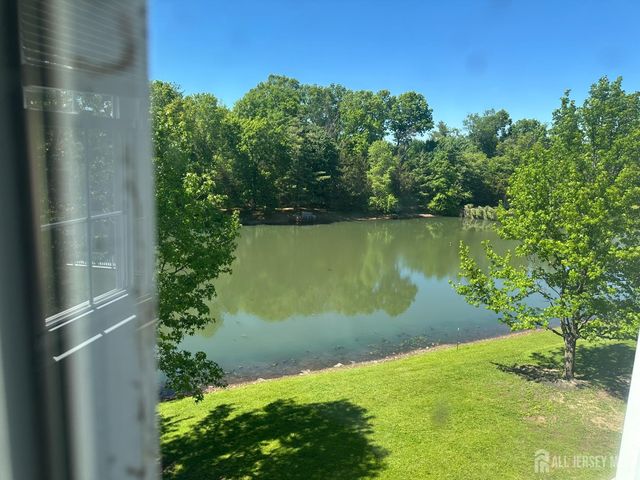 304 Wimbeldon Court, North Brunswick, NJ 08902
