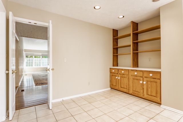 1732 Creekside Lane W, Carmel, IN 46032