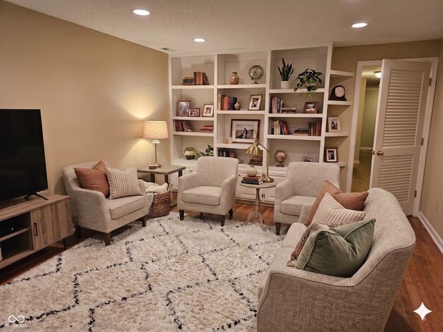 1732 Creekside Lane W, Carmel, IN 46032